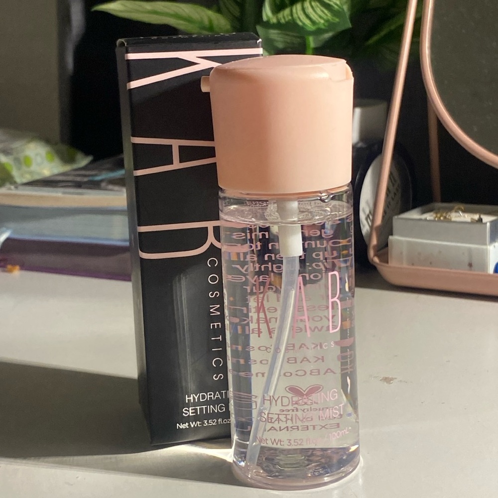 KAB cosmetics hydrating setting mist